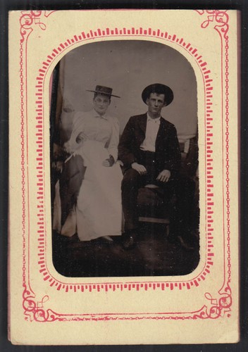 Seated couple straw - couple,,