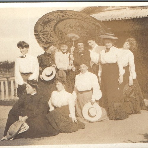 C1900s women group japanese - women,